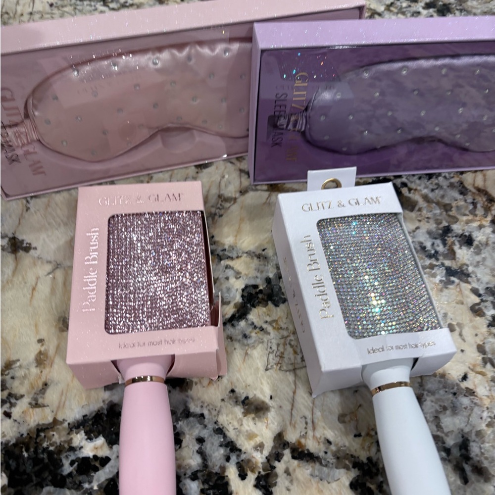 Glitz & Glam Paddle Brush Set in Pink and White